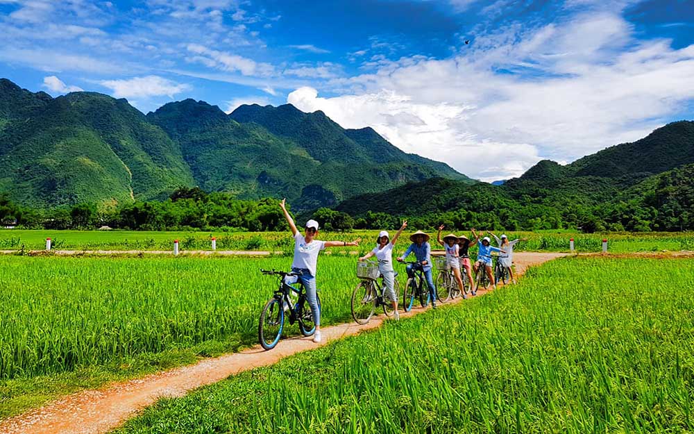 Biking in Mai Chau